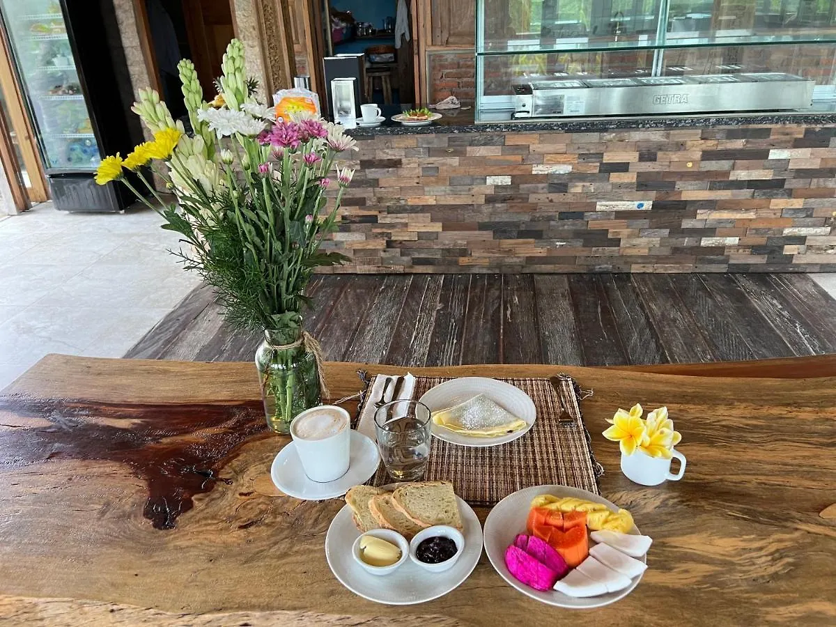 Pinokkio B&B Restaurant Ungasan Couette-café