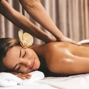 https://borgoleoni-18.emilia-romagnahotels.net